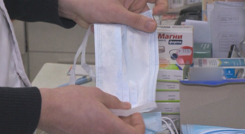 Близо 10 пъти скочи цената на медицинските маски в интернет