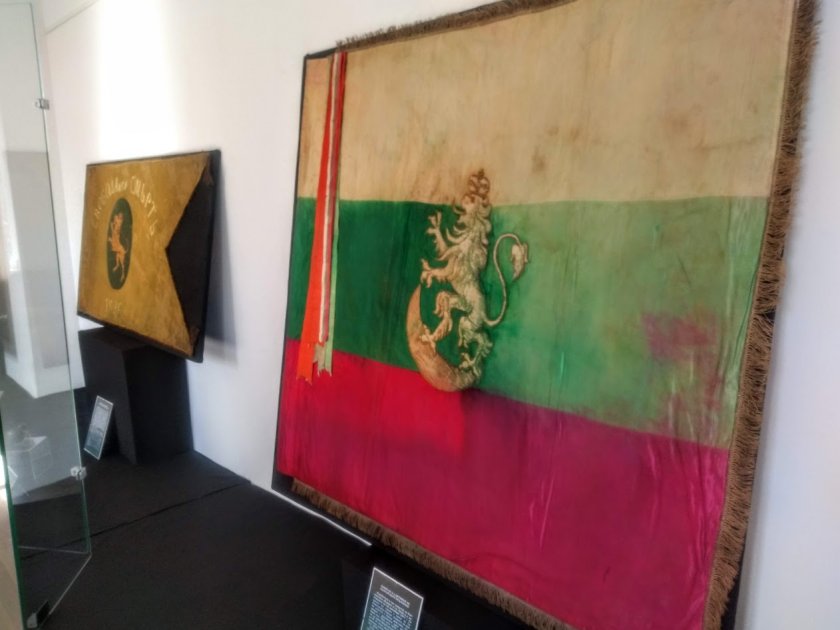 Изложбата "Знамена на свободата" гостува във Военноморския музей във Варна