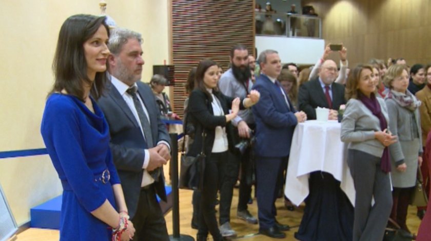 Мария Габриел откри изложба за българската следа в науката