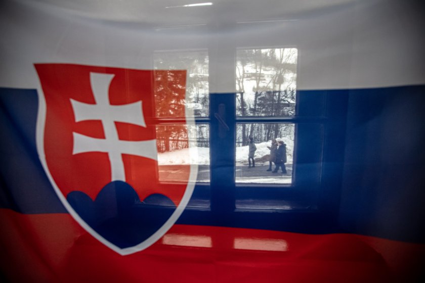 словакия обяви извънредно положение заради коронавируса