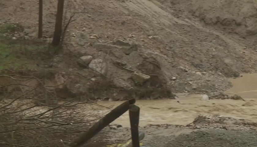 Обилен дъжд откъсна град Мелник от света