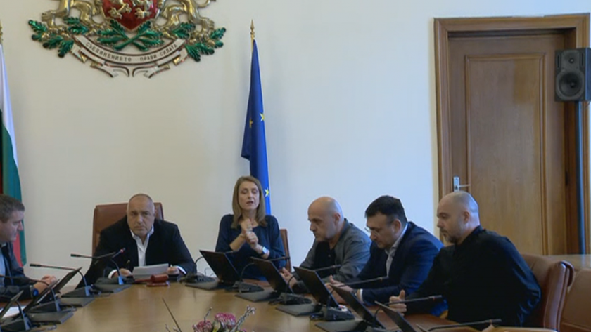 С шест месеца се удължава срокът за издаване на лични документи