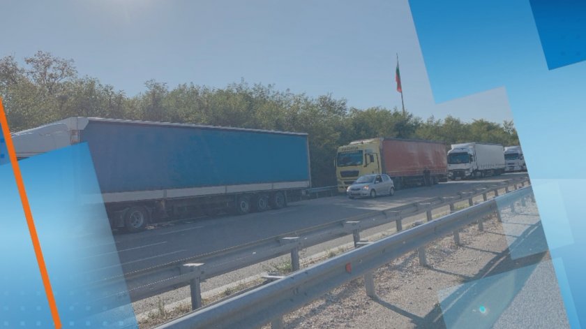 Все още има български тирове, блокирани на словенската граница