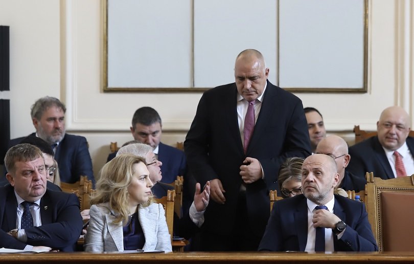 Парламентът подкрепи единодушно извънредното положение заради коронавируса (ОБЗОР)