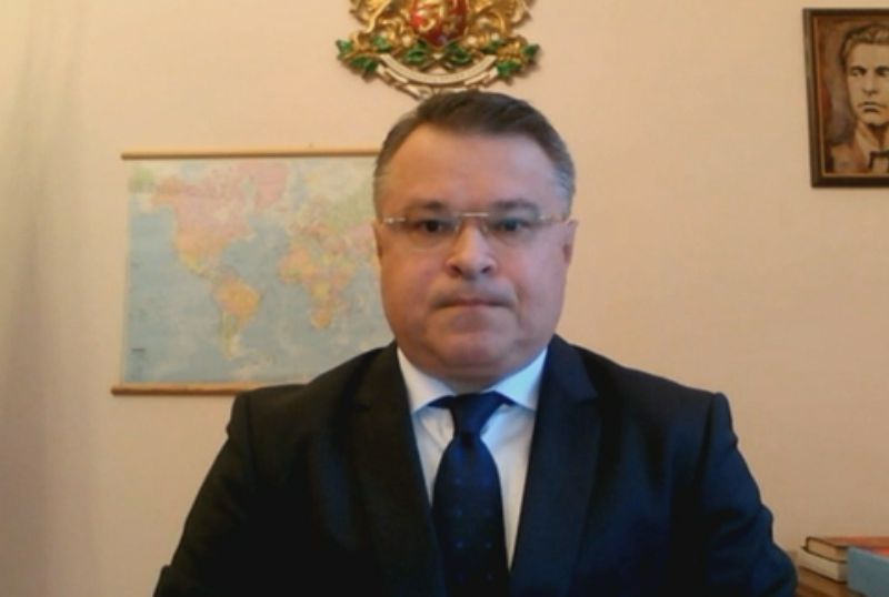 Посланикът на България в Рим: Хората, които се колебаят дали да пътуват за България, да побързат с решението