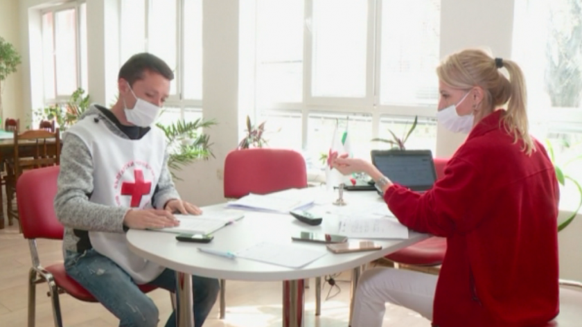 Червеният кръст в Пловдив търси доброволци в помощ на възрастните хора