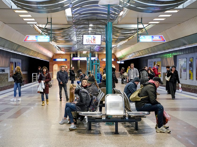 По-строгите мерки за ограничаване на коронавируса у нас вече са в сила