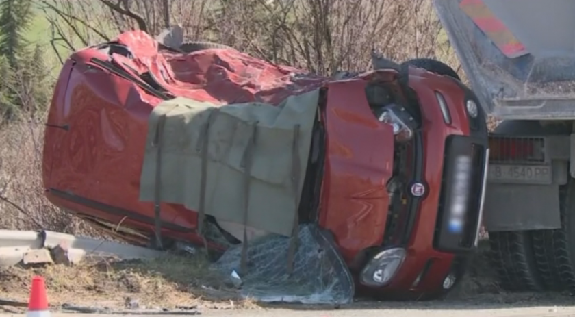 Tежка катастрофа с двама загинали край Девня