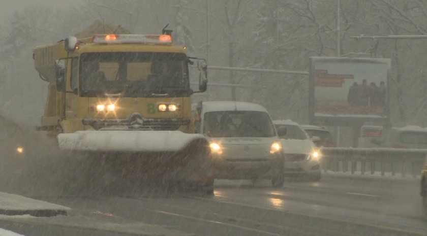 78 машини са почиствали снега в София през изминалата нощ