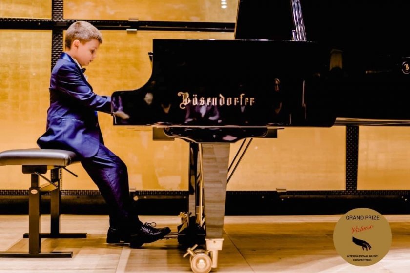 годишният борис дюлгеров пловдив първа награда международния конкурс пианисти белград