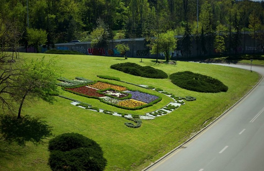 фандъкова цветни фигури столични паркове заменяме зеленина