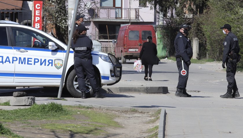 Засилено полицейско присъствие в няколко столични квартала