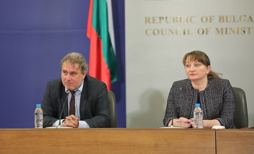 Творците в свободния сектор ще получат три минимални работни заплати