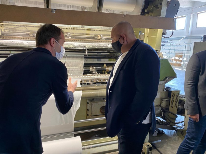 Борисов разпореди да се раздадат българските плодове и зеленчуци от затворените борси и пазари