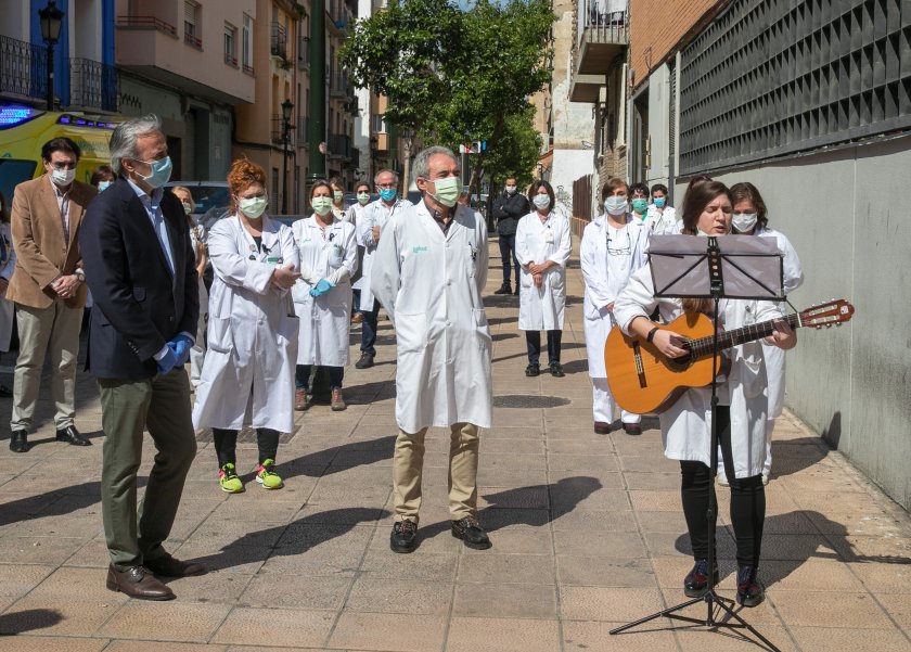 Испания разхлабва постепенно мерките срещу COVID-19, намалява броят на новите случаи