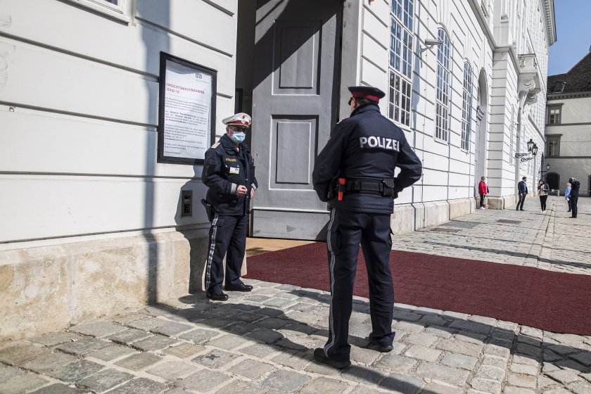 австрийската полиция глобява неспазване мерките