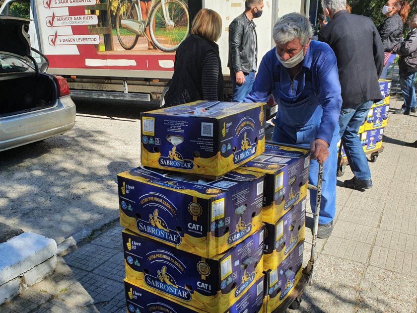 Дариха 1,5 тона плодове на общинските социални домове в Пловдив