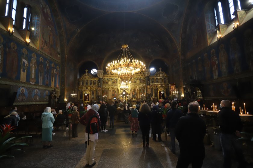 кипърски митрополит оцени високо решението останат отворени храмовете българия