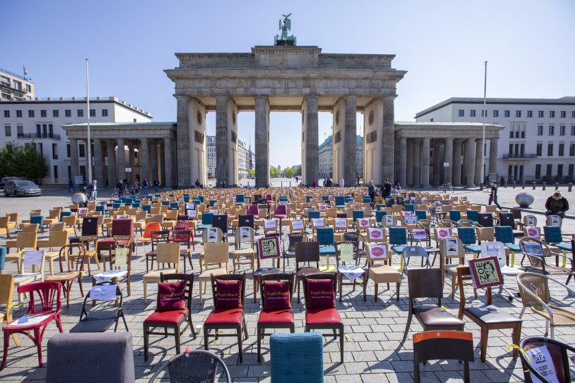 ресторантьорите берлин организираха протест празните столове