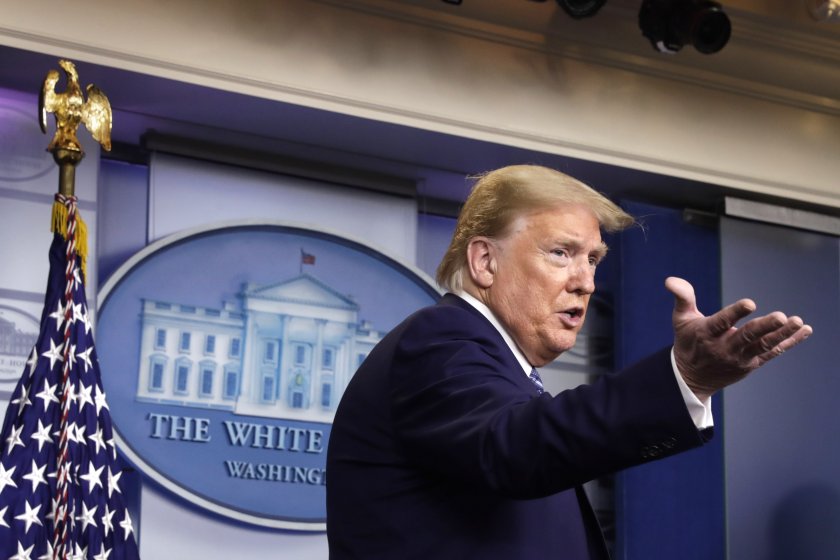 САЩ спират временно издаването на "зелени карти"