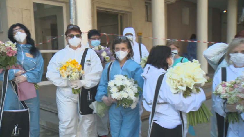 Лили Иванова с жест към медиците в Александровска болница