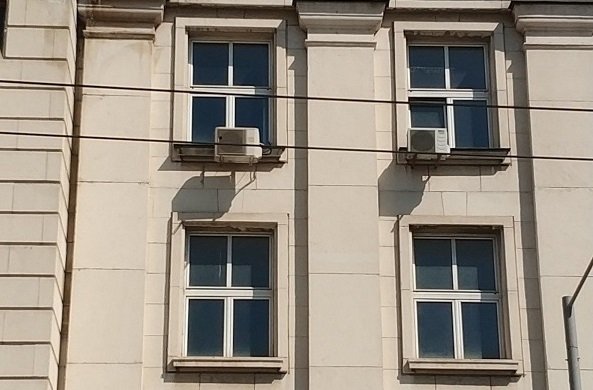 фасадата ректората отстраняват климатични тела години