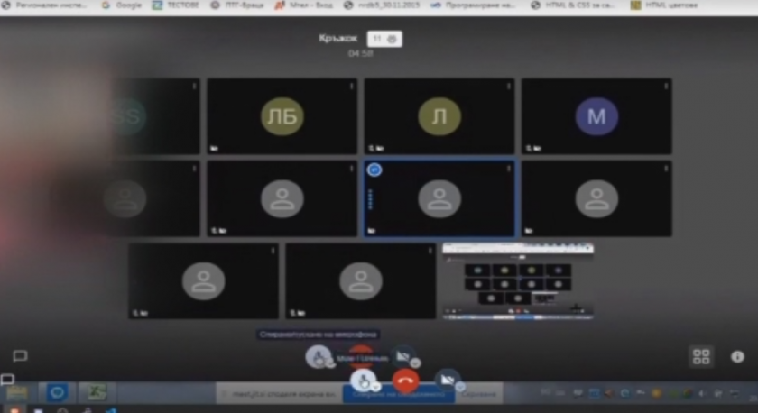 Учители със сигнал до БНТ: Влогър нахлува в чужди класни стаи и прекъсва учебните часове