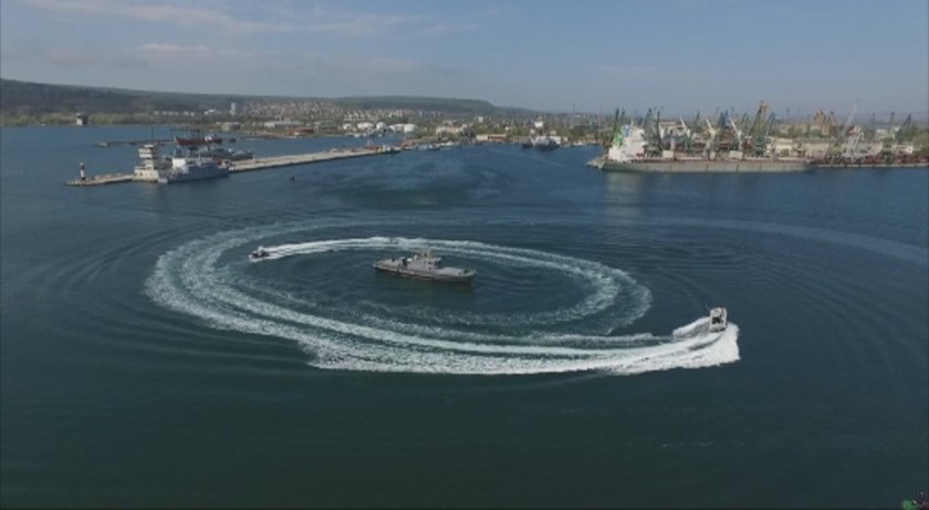 военноморските сили подготвят зрелищни демонстрации празника армията