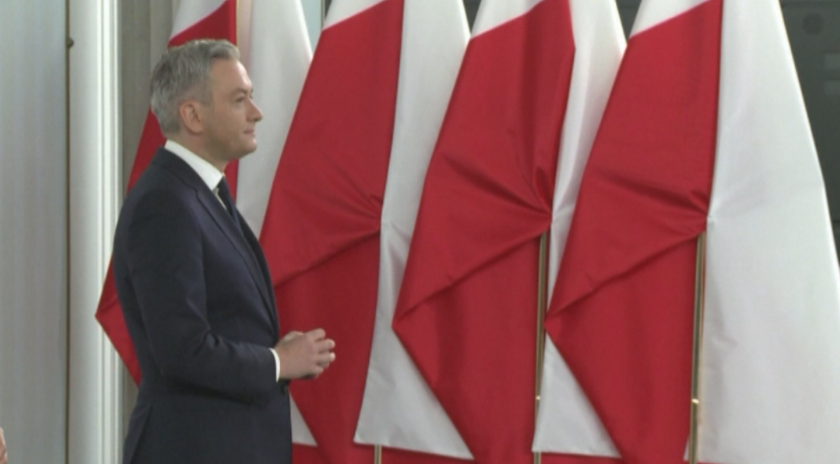 Отлагат президентските избори в Полша