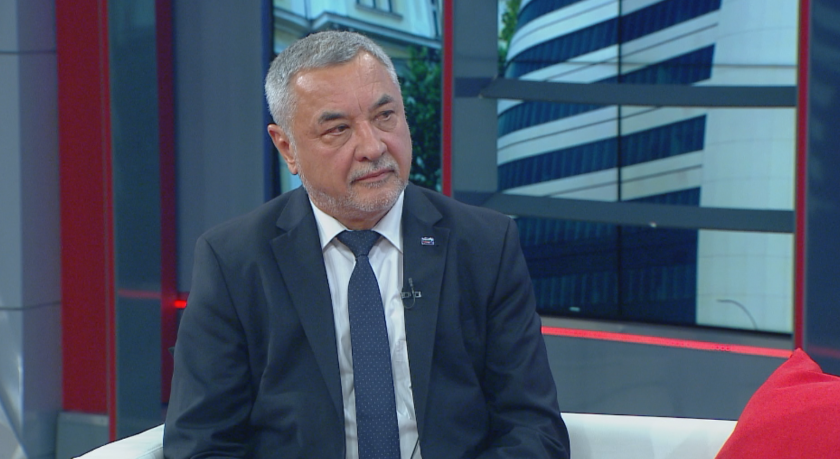 Валери Симеонов: Най-големият обществен дарител е Народното събрание