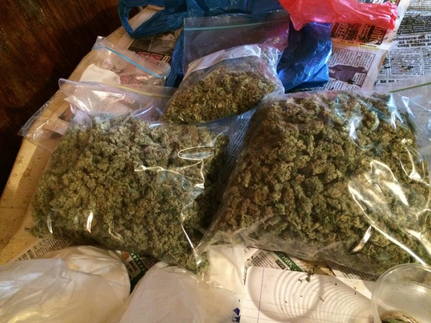 полицията откри марихуана дома годишна жена счерноземен