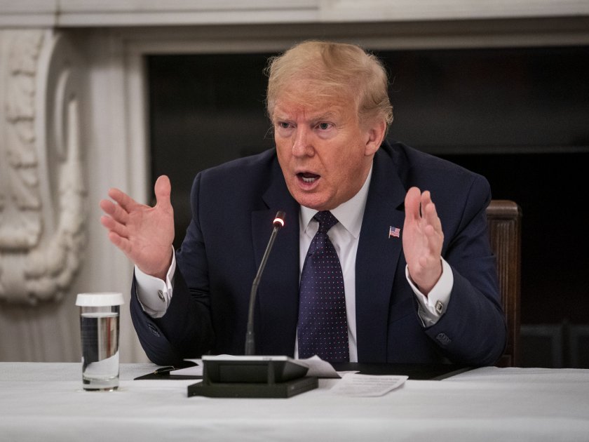 САЩ и Китай си размениха словесни нападки заради СЗО