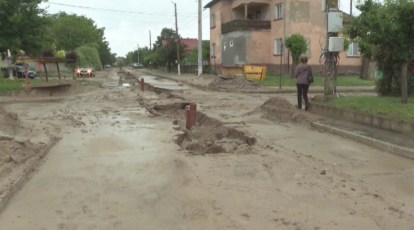 Силна гръмотевична буря удари в Козлодуй късно снощи