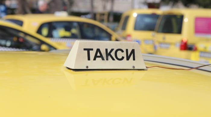 таксита софия слагат прегради шофьора пътниците