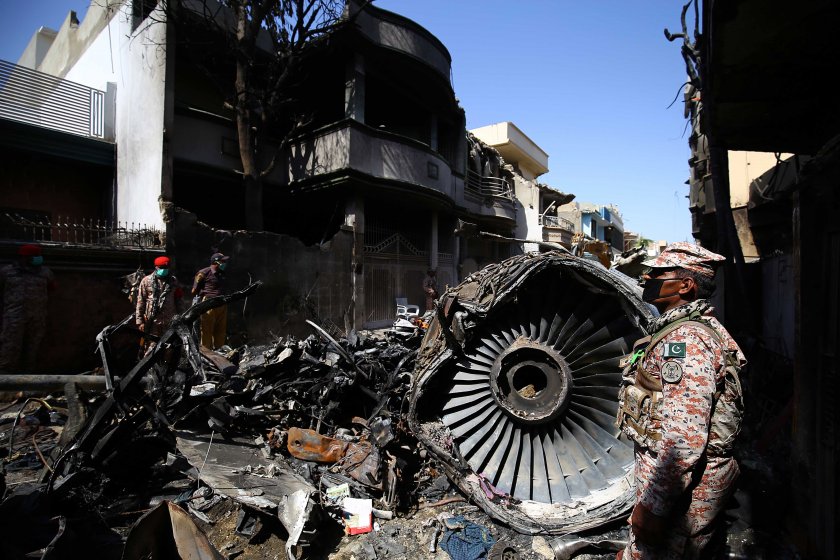 експерти airbus разследват самолетната катастрофа пакистан