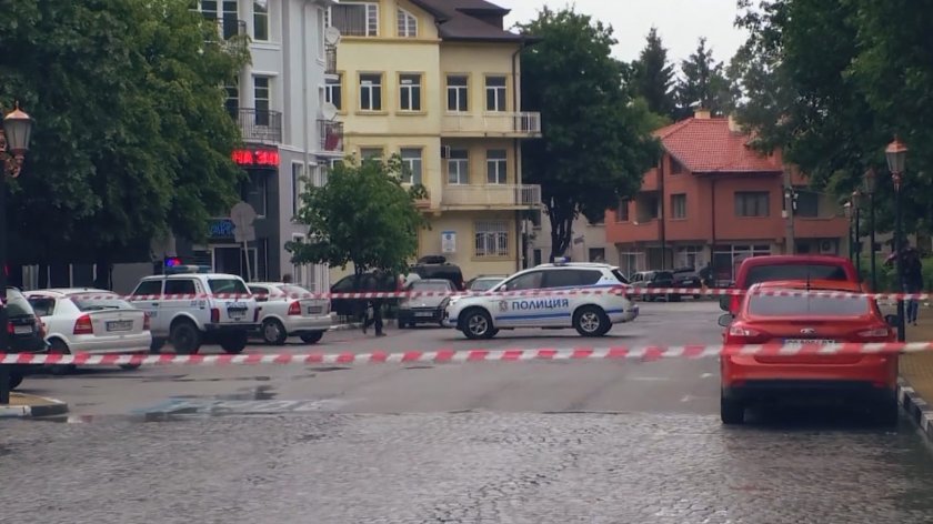 Повдигнаха обвинение на шофьора, блъснал жена в Самоков