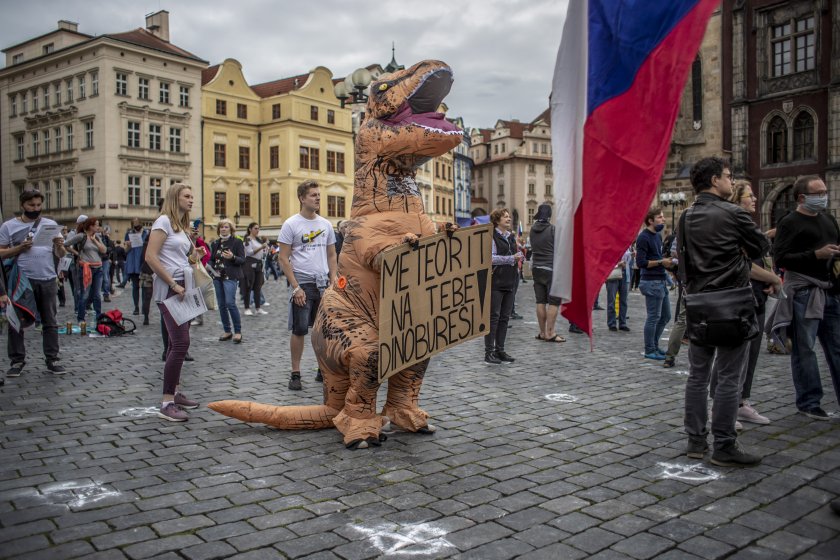 протестиращи чехия искат оставката андрей бабиш