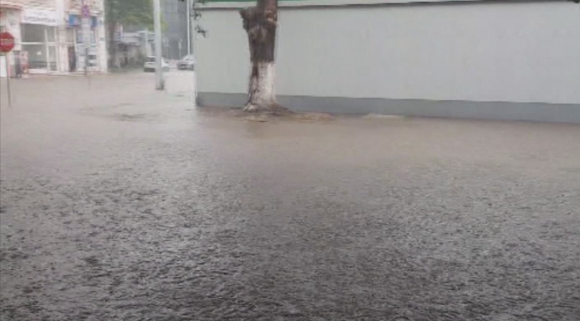 пороен дъжд наводни основни пътища варна