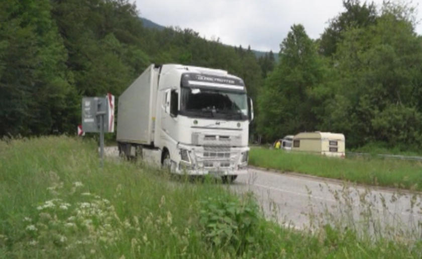 Интензивен трафик заради ремонта на пътя Мездра-Ботевград