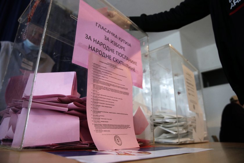 До 12:00 ч. малко над 18% е избирателната активност в Сърбия