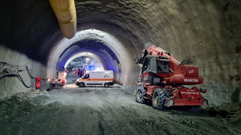Комисия ще проверява причината за инцидента в тунел "Железница"