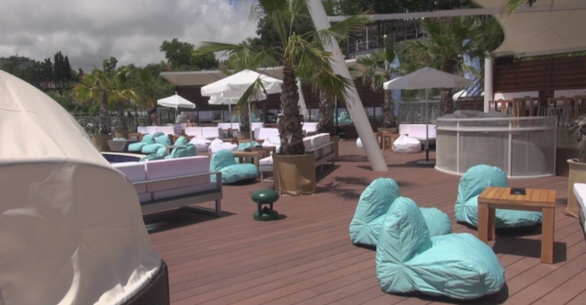 Прекратиха абитуриентски бал в Царево заради 7 положителни теста за COVID-19 в заведение