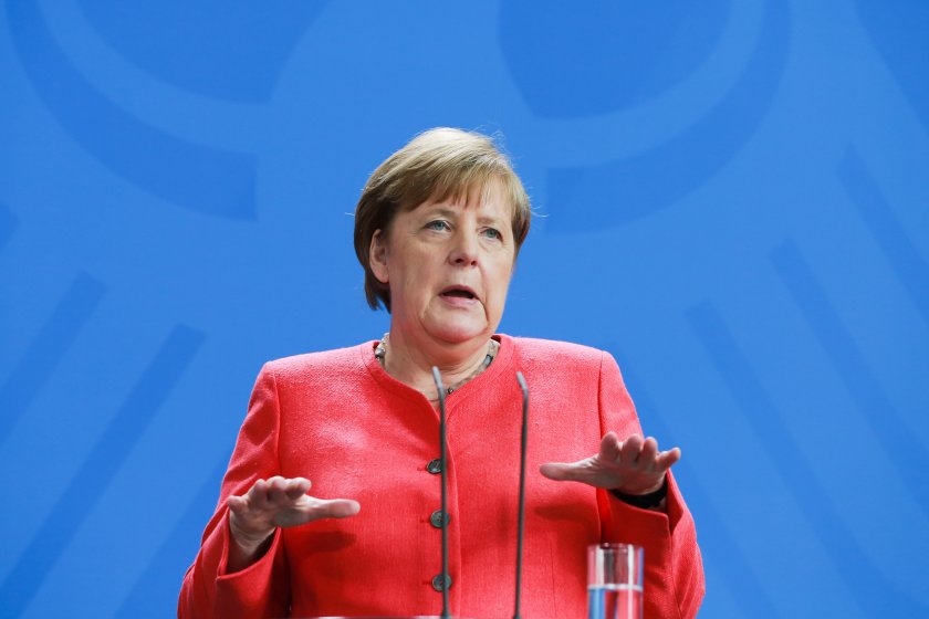 меркел призова европа нова роля без лидерството сащ