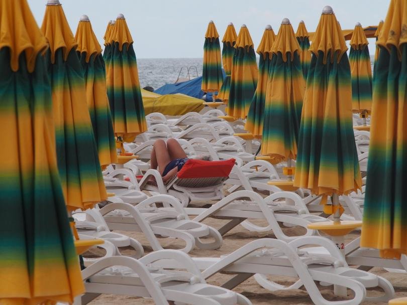 Проверяват южните плажове след такса "барбарон" и забраната за принадлежности в свободна зона