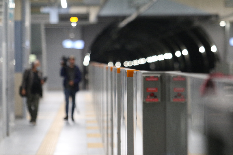 Минчо Спасов е задържан заради спирането на метрото. Протестиращи се събраха пред полицейското управление