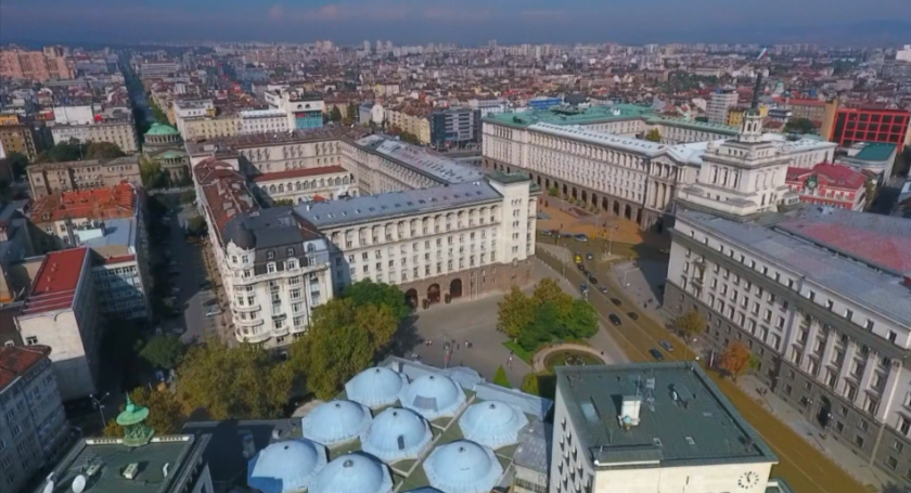 Отново словесен дуел между президента Радев и управляващите