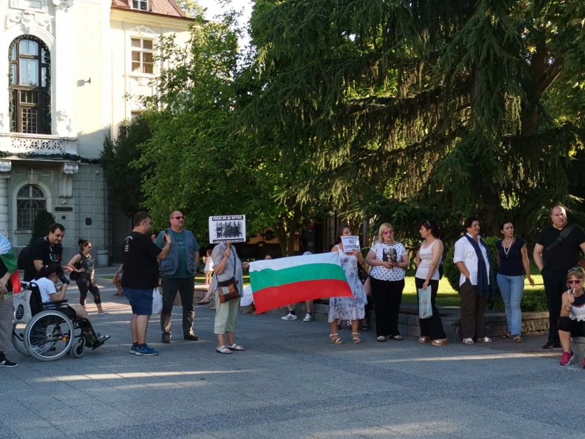 Протестите в страната