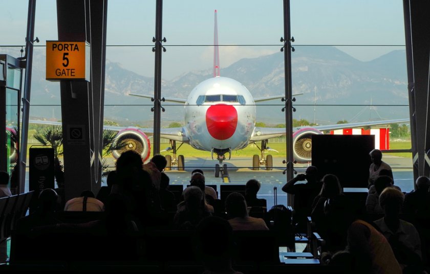 австрия отваря летището виена самолети българия