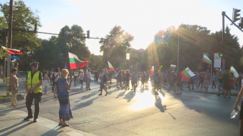 Протести и автошествие във Варна