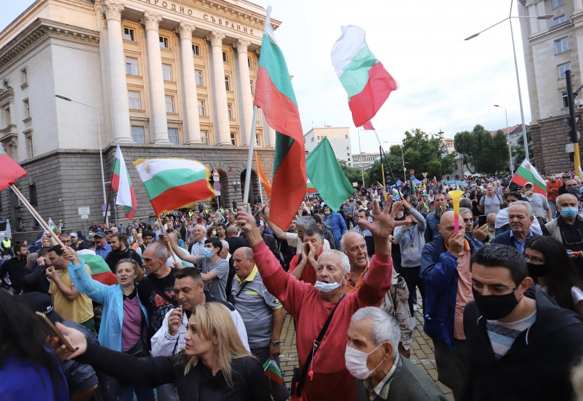 Без инциденти и напрежение в 28-ия ден на протестите у нас
